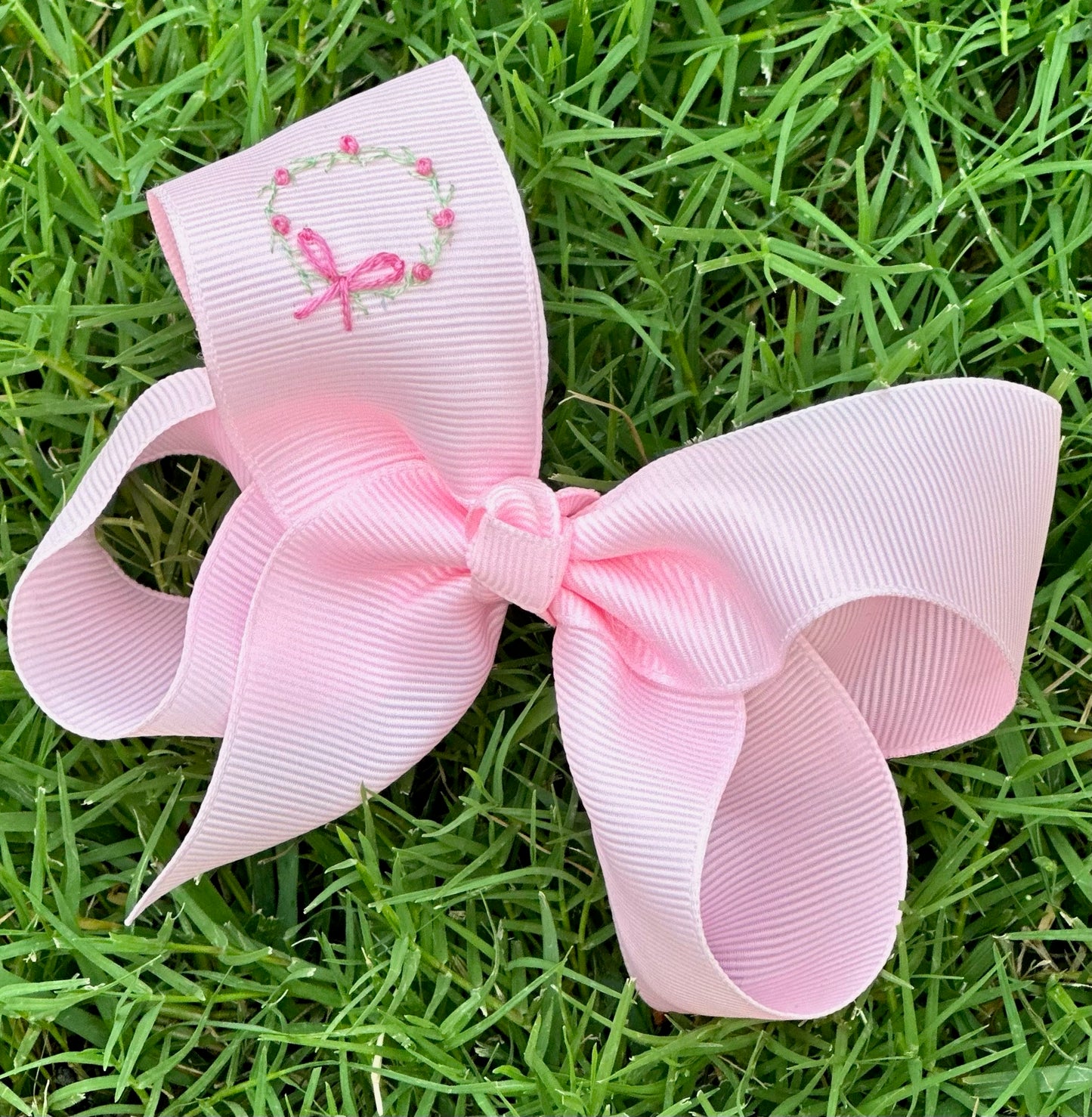Embroidered Wreath Bows